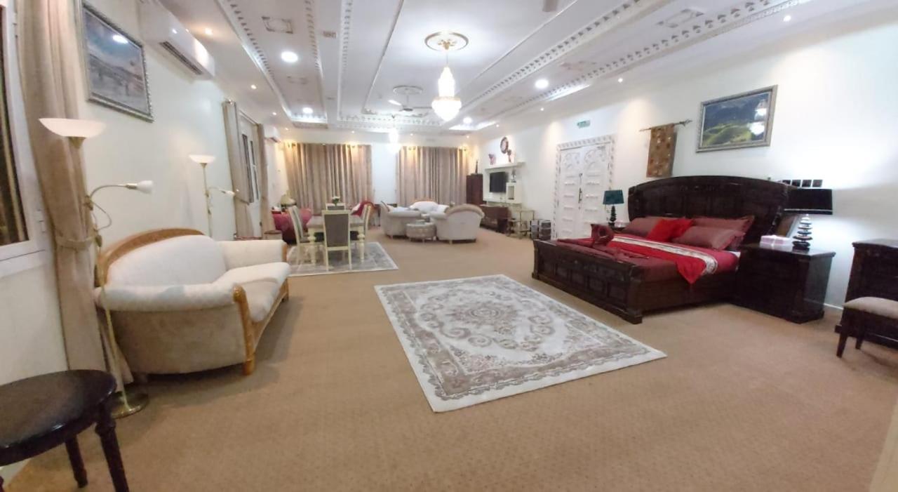 Sur Bandar Al Ayjah Hotel Apartments Luaran gambar