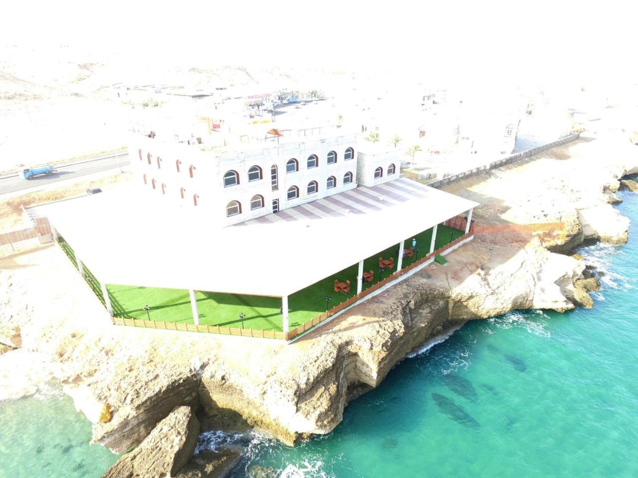 Sur Bandar Al Ayjah Hotel Apartments Luaran gambar