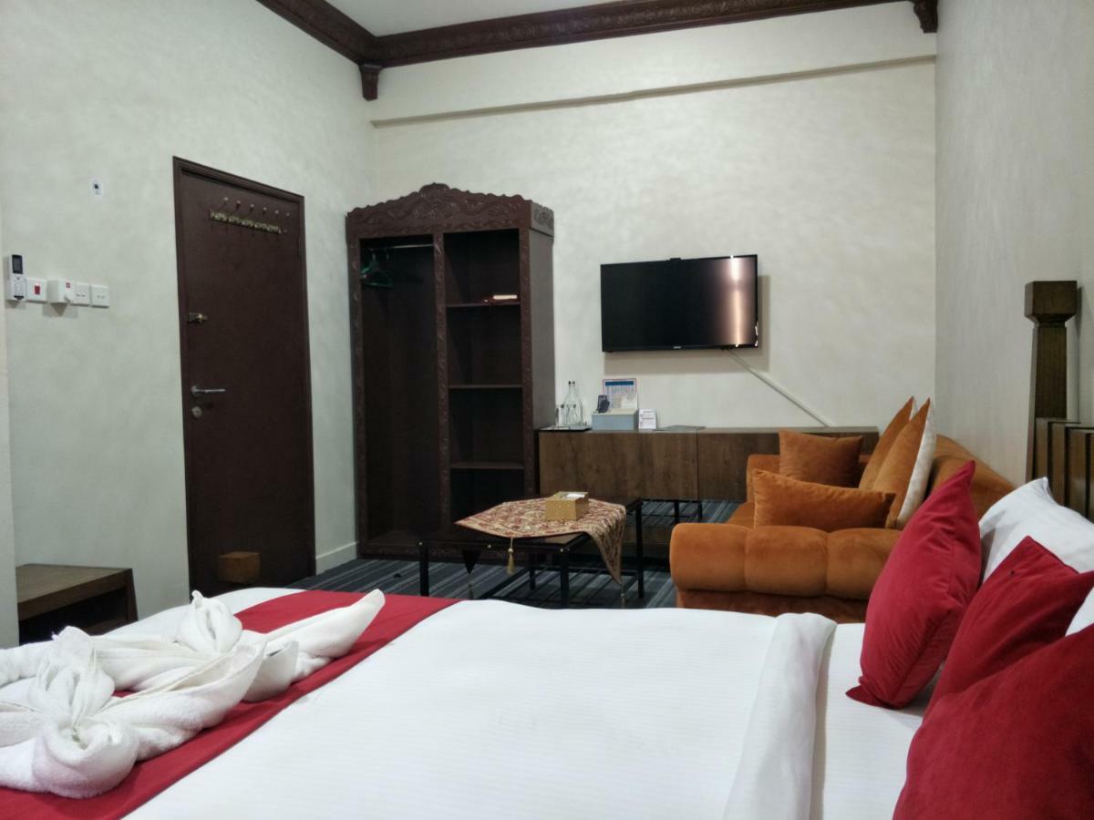 Sur Bandar Al Ayjah Hotel Apartments Luaran gambar