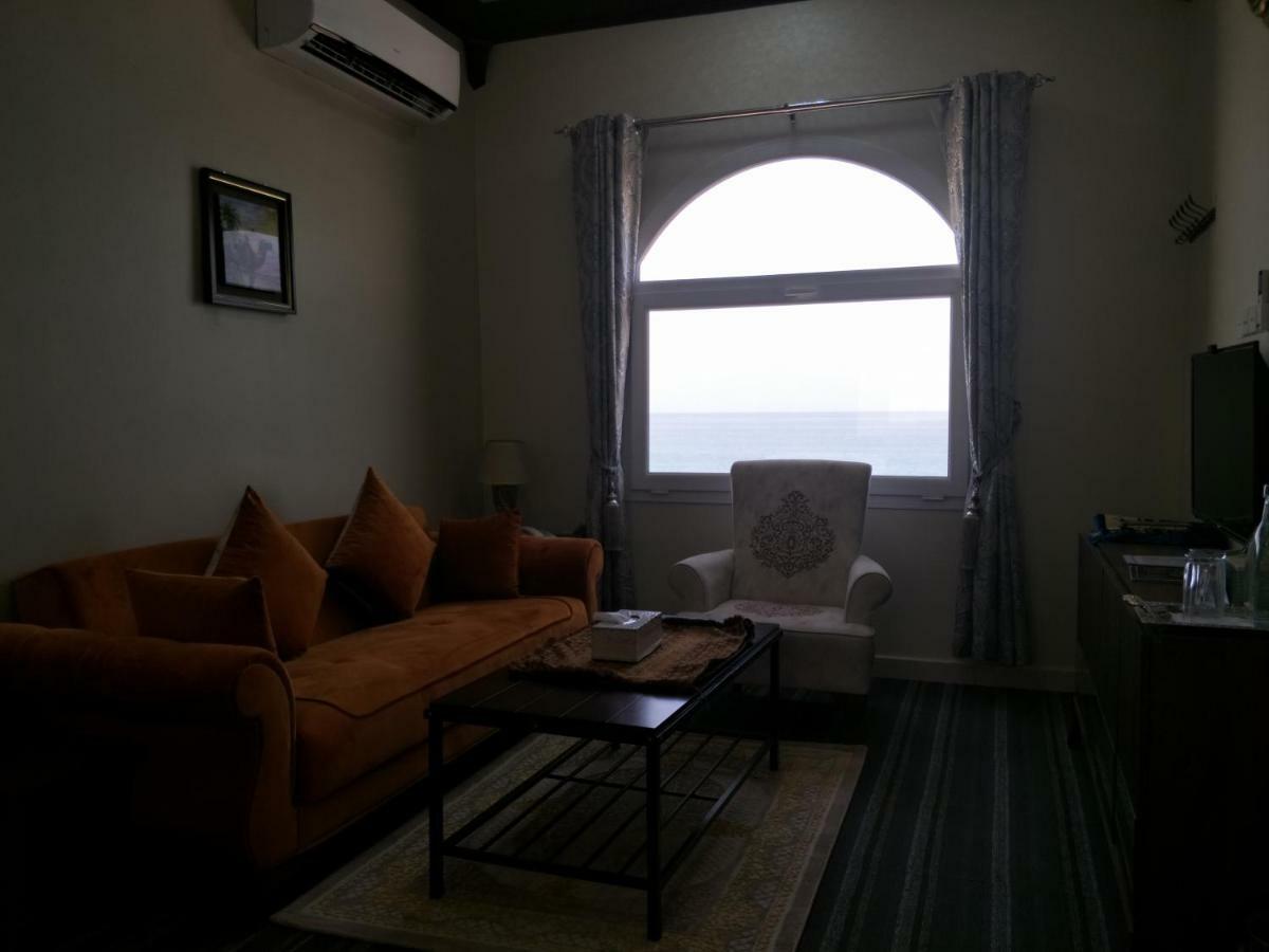 Sur Bandar Al Ayjah Hotel Apartments Luaran gambar