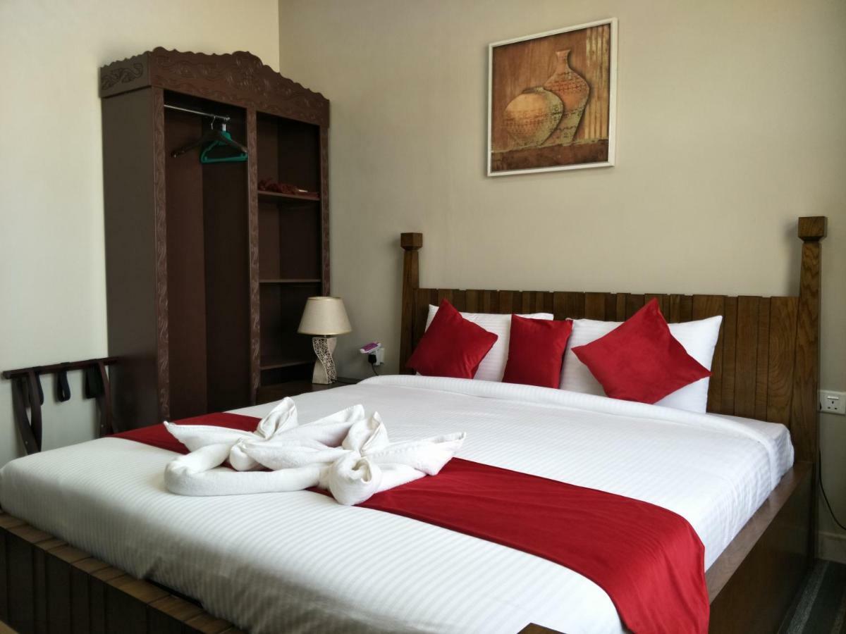 Sur Bandar Al Ayjah Hotel Apartments Luaran gambar