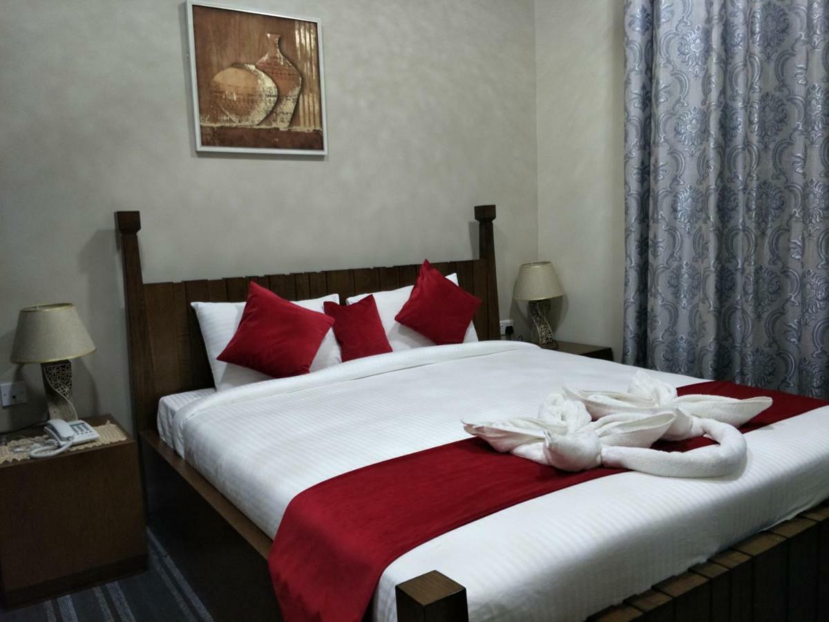 Sur Bandar Al Ayjah Hotel Apartments Luaran gambar
