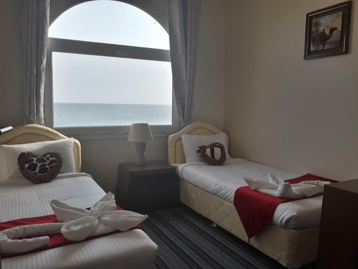 Sur Bandar Al Ayjah Hotel Apartments Luaran gambar